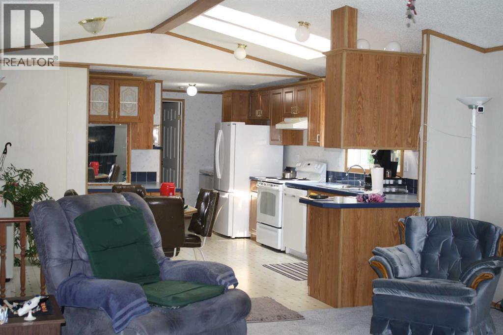 Property at 56, 6724 17 Avenue SE image 3