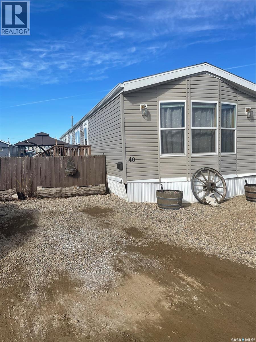 40 106 1st AVENUE SW, Weyburn, Saskatchewan