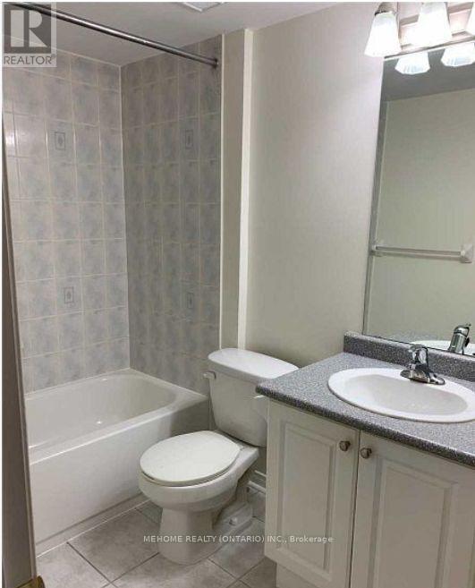 108 Louisbourg Way, Markham, Ontario  L6E 0C5 - Photo 3 - N12469827