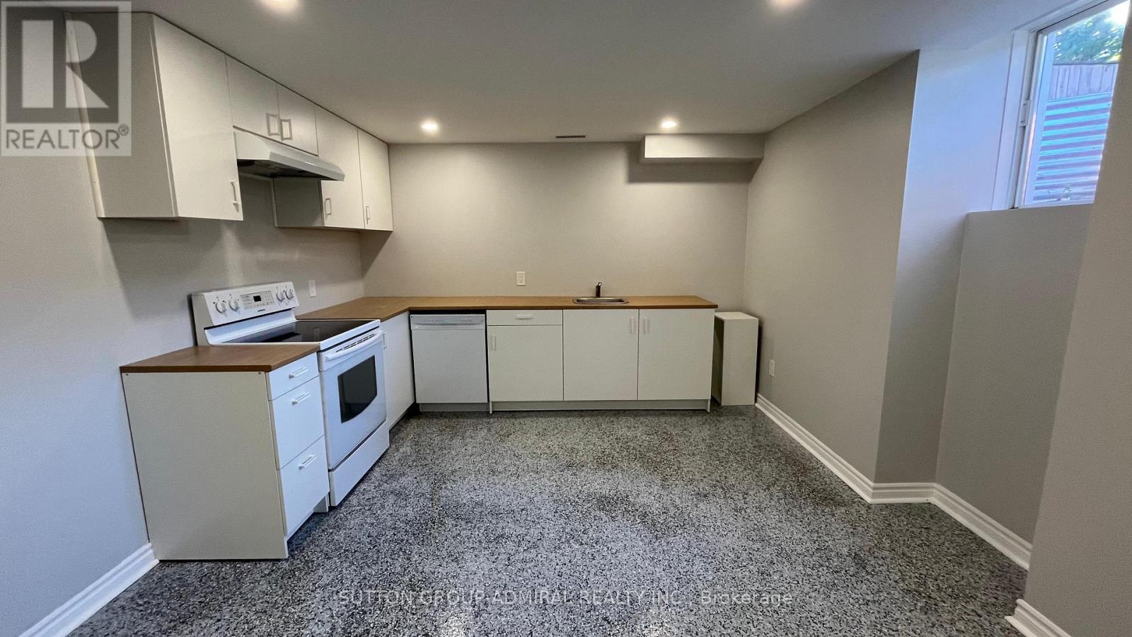 BSM - 6 WHITE CRESCENT, Barrie, Ontario