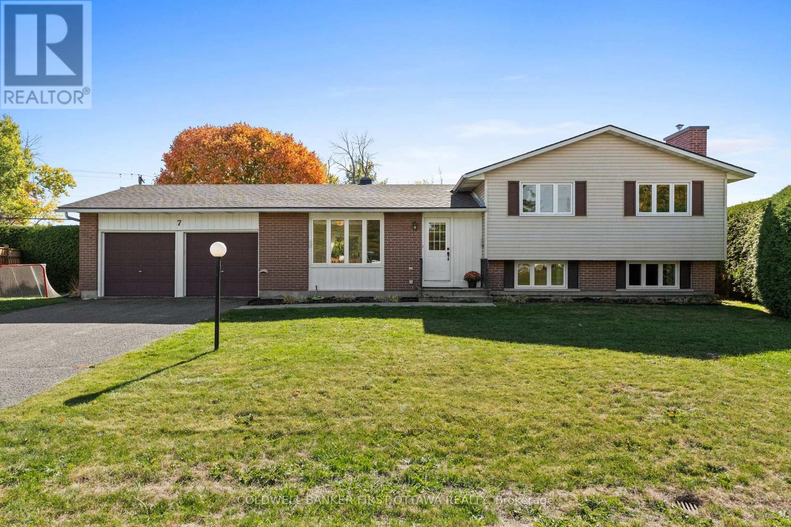 7 MIDDLEWOOD COURT, Ottawa, Ontario