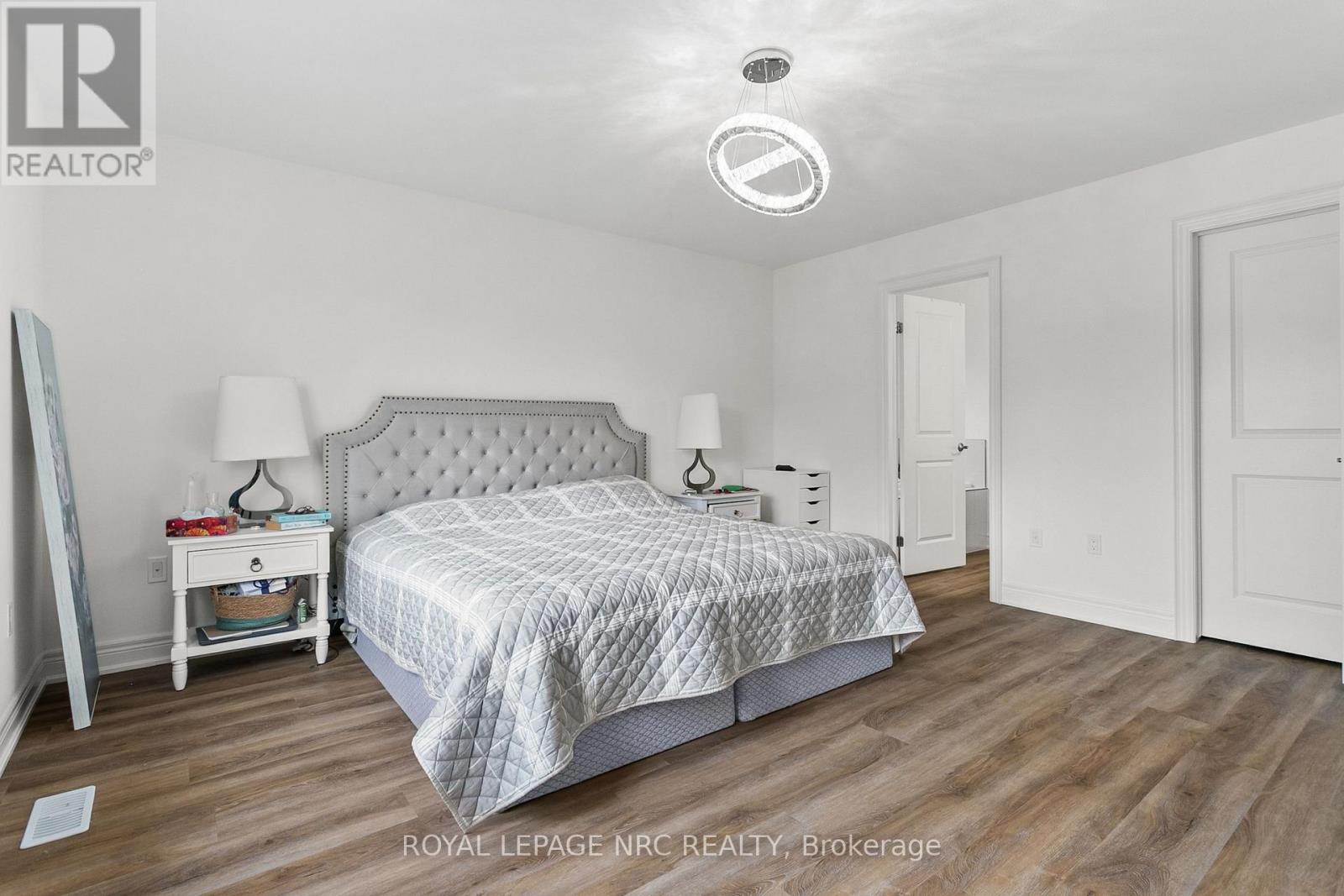 3593 Carolinia Court, Fort Erie, Ontario  L0S 1N0 - Photo 16 - X12469837