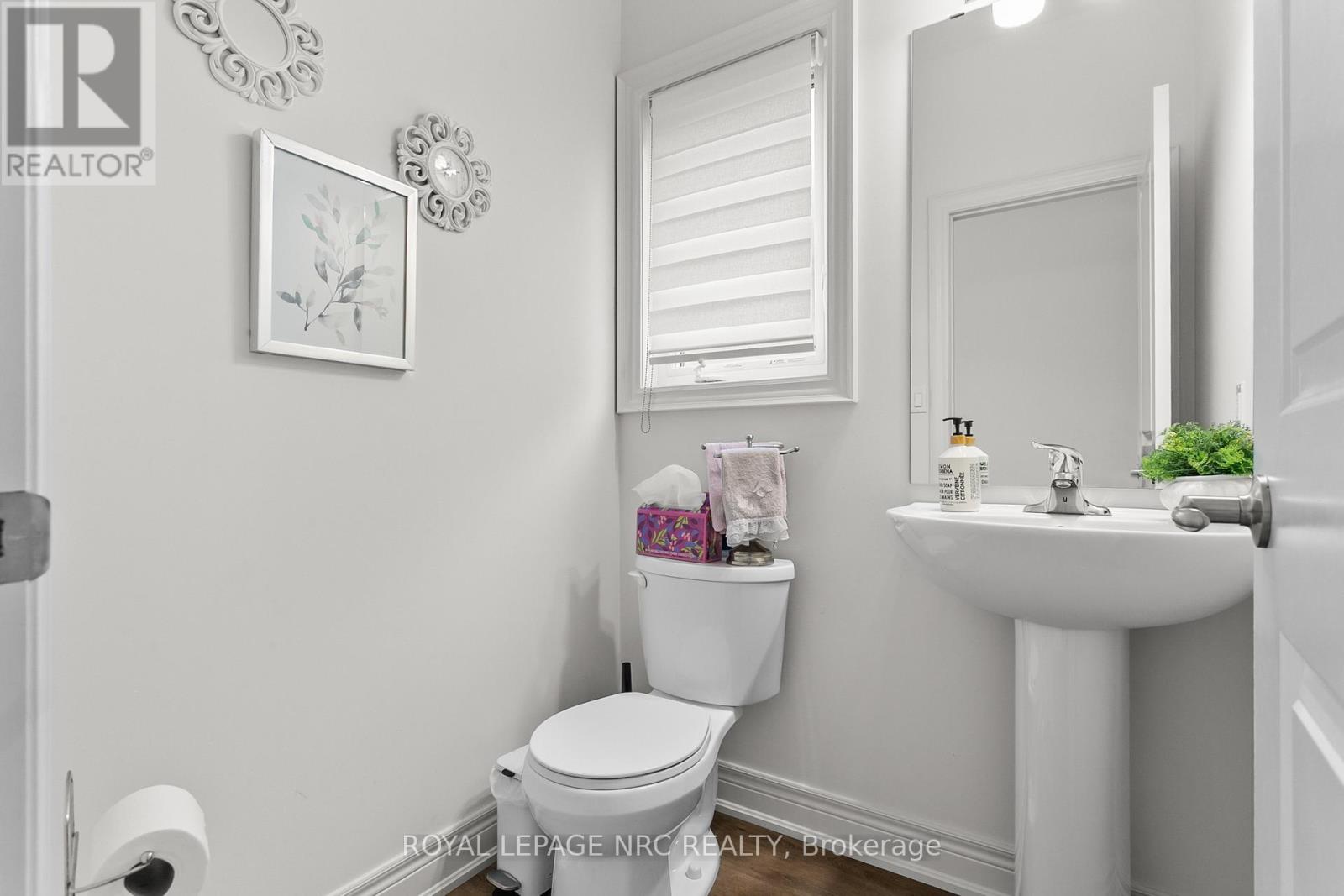 3593 Carolinia Court, Fort Erie, Ontario  L0S 1N0 - Photo 4 - X12469837