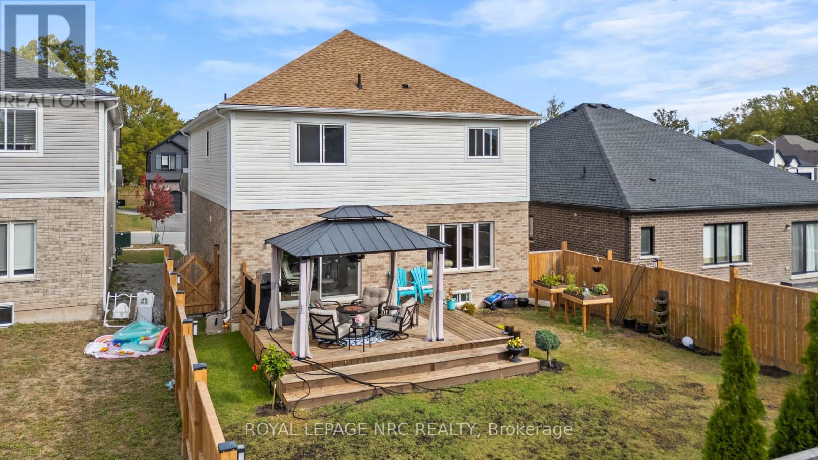 3593 Carolinia Court, Fort Erie, Ontario  L0S 1N0 - Photo 8 - X12469837