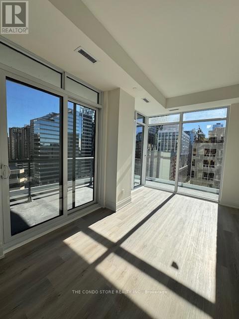1104 - 280 Dundas Street W, Toronto, Ontario  M5T 1G2 - Photo 4 - C12469839