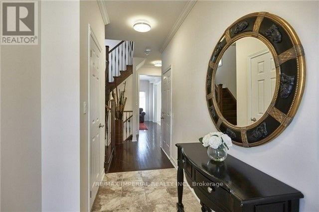 33 Wimbledon Court, Whitby, Ontario  L1P 0B7 - Photo 2 - E12469845