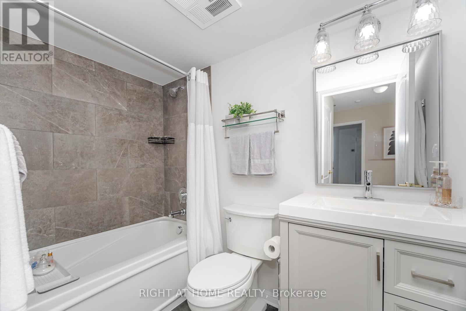 605 - 1140 Parkwest Place, Mississauga, Ontario  L5E 3K9 - Photo 14 - W12469841