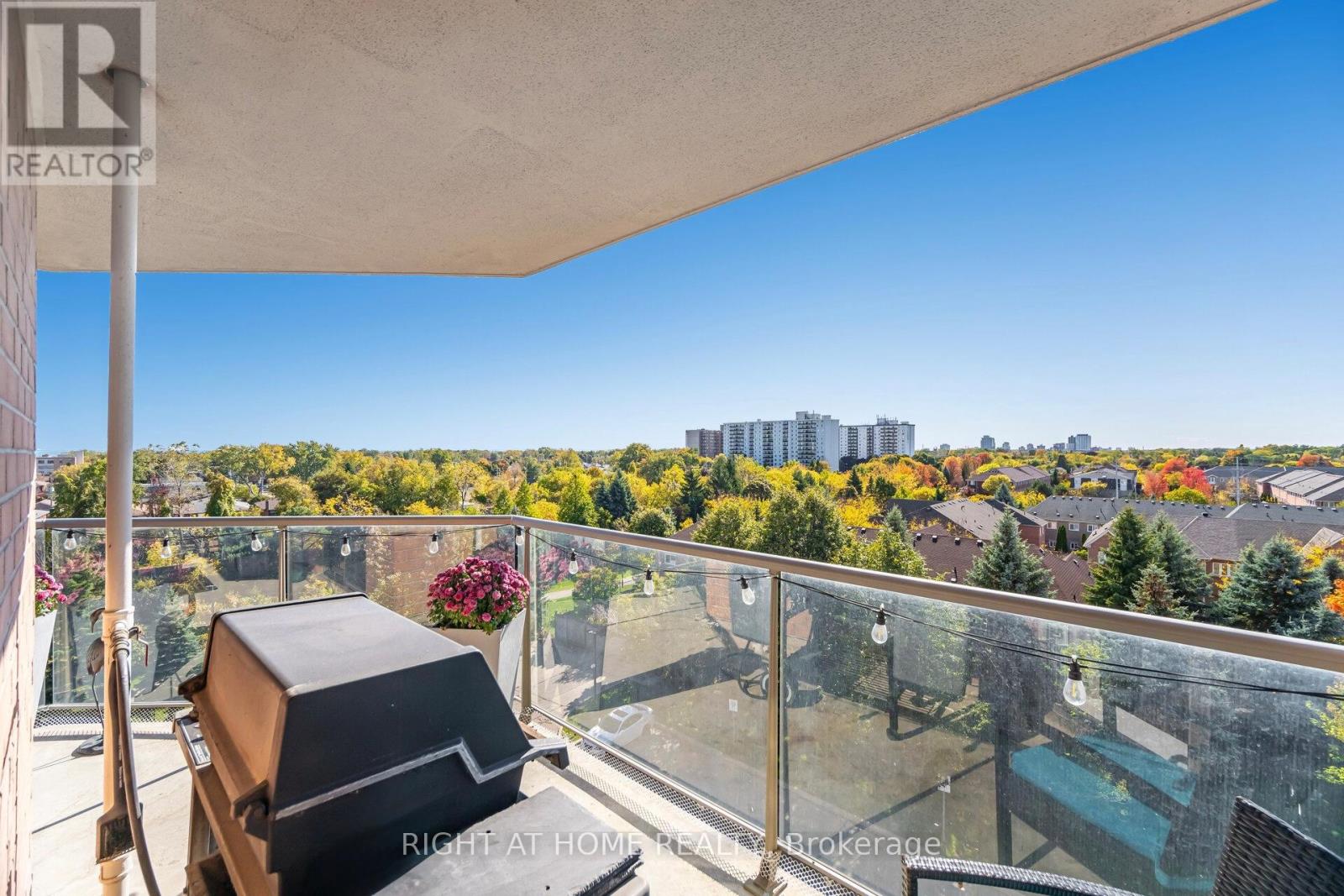 605 - 1140 Parkwest Place, Mississauga, Ontario  L5E 3K9 - Photo 19 - W12469841
