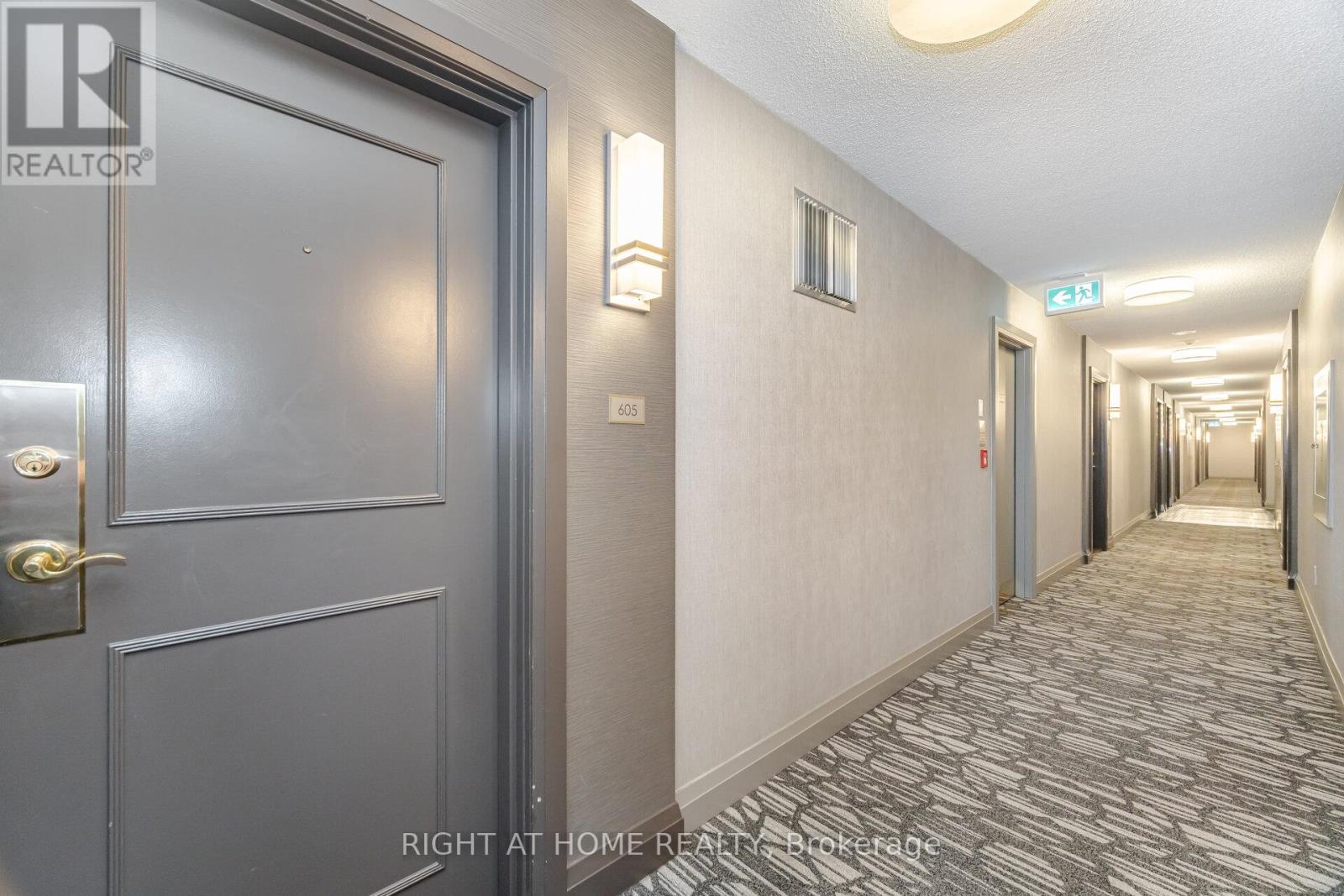 605 - 1140 Parkwest Place, Mississauga, Ontario  L5E 3K9 - Photo 2 - W12469841