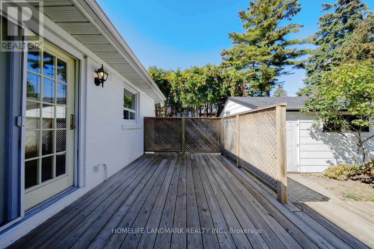 183 Waneta Drive, Oakville, Ontario  L6K 2T6 - Photo 12 - W12469846