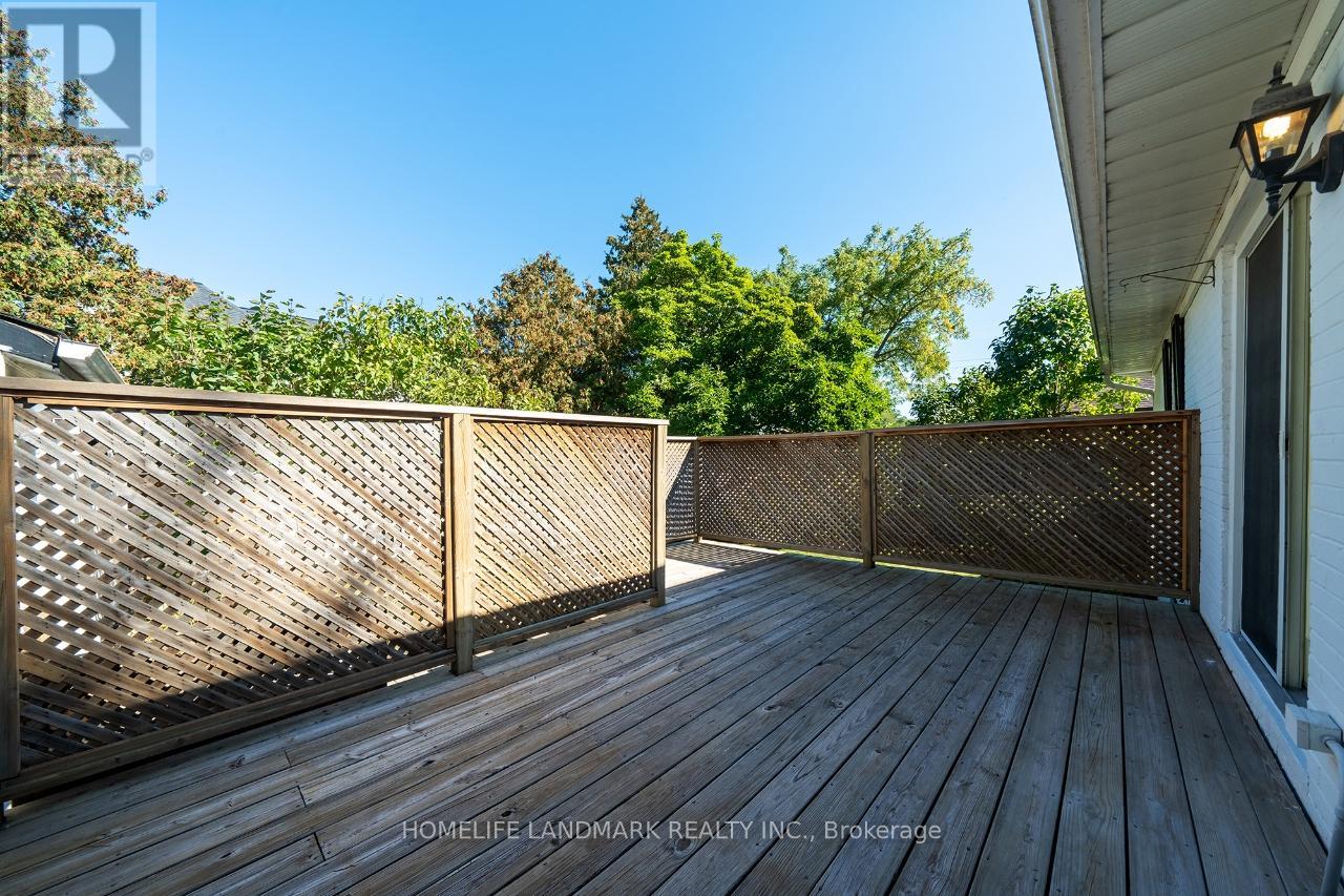 183 Waneta Drive, Oakville, Ontario  L6K 2T6 - Photo 13 - W12469846