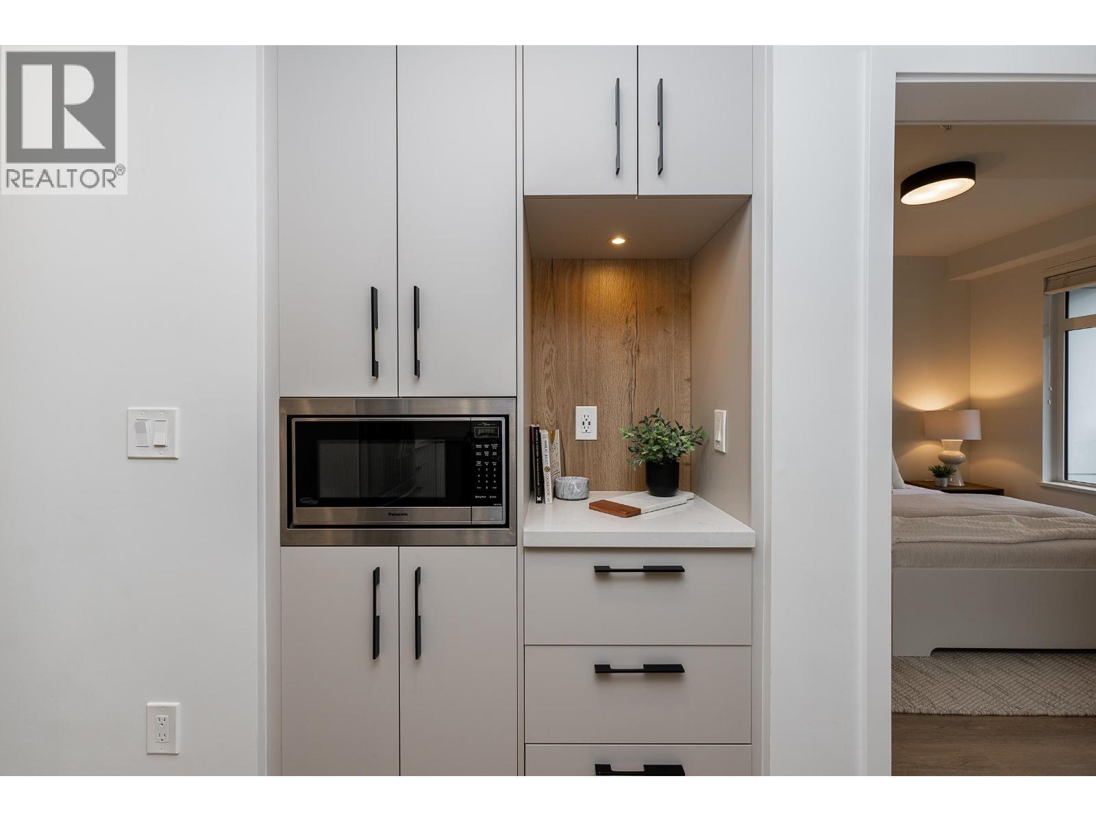 112 3038 St George Street, Port Moody, British Columbia  V3H 0L3 - Photo 3 - R3058792
