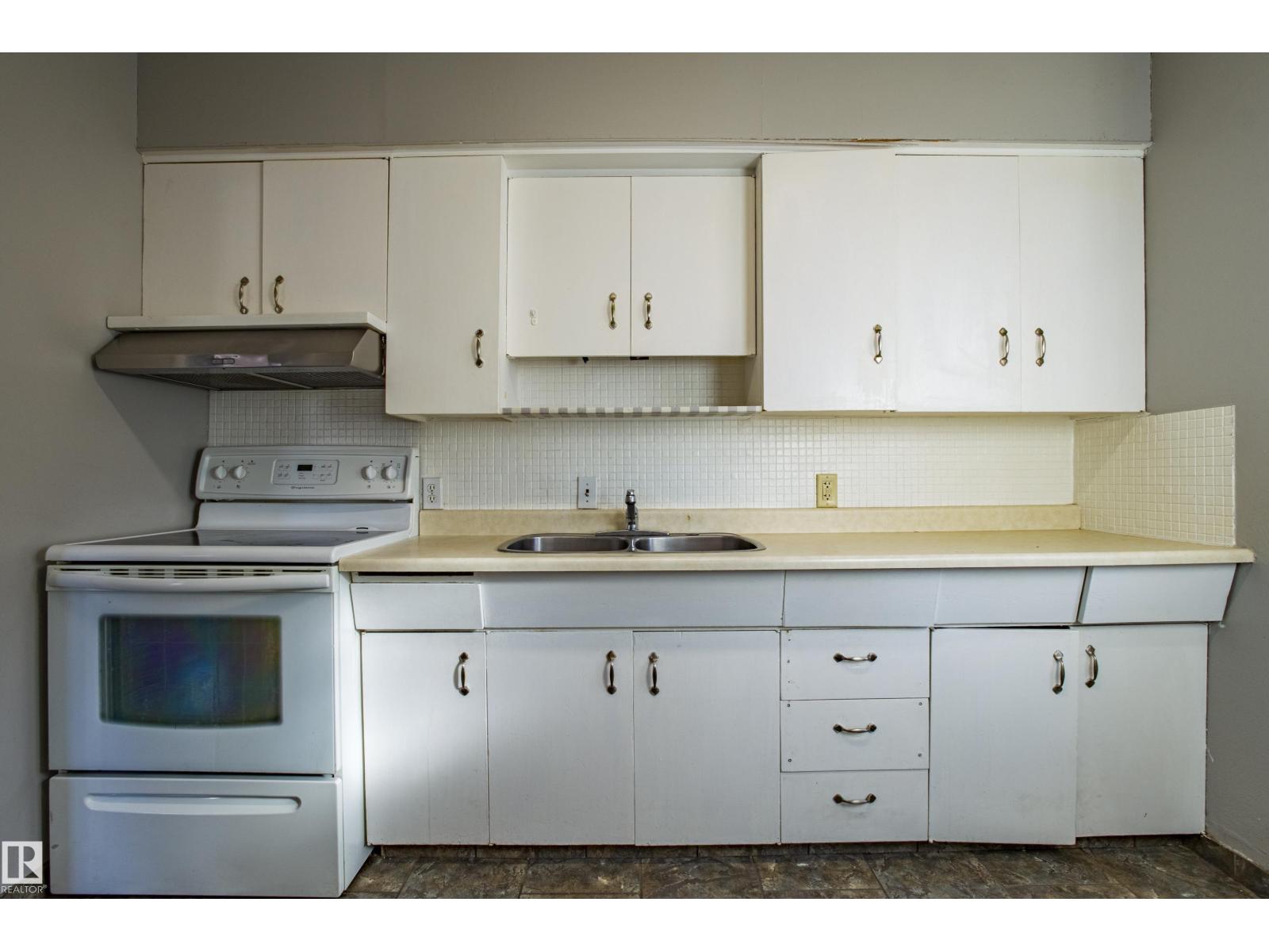 12716 12718 94 St Nw, Edmonton, Alberta  T5E 3V5 - Photo 13 - E4462662