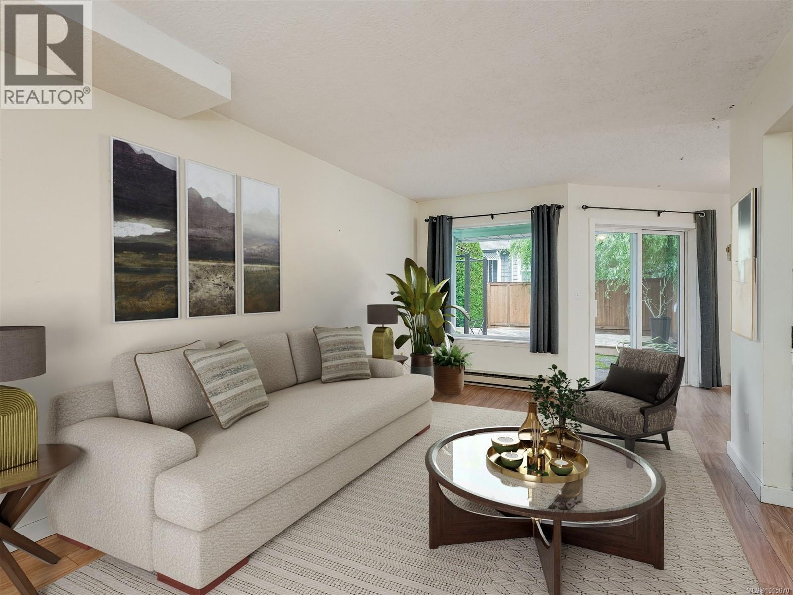 6 1441 Hillside Ave, Victoria, British Columbia V8T 2B9 - Photo 2 - 1015670