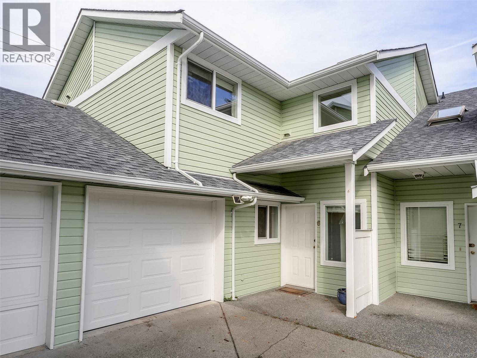 6 1441 Hillside Ave, Victoria, British Columbia