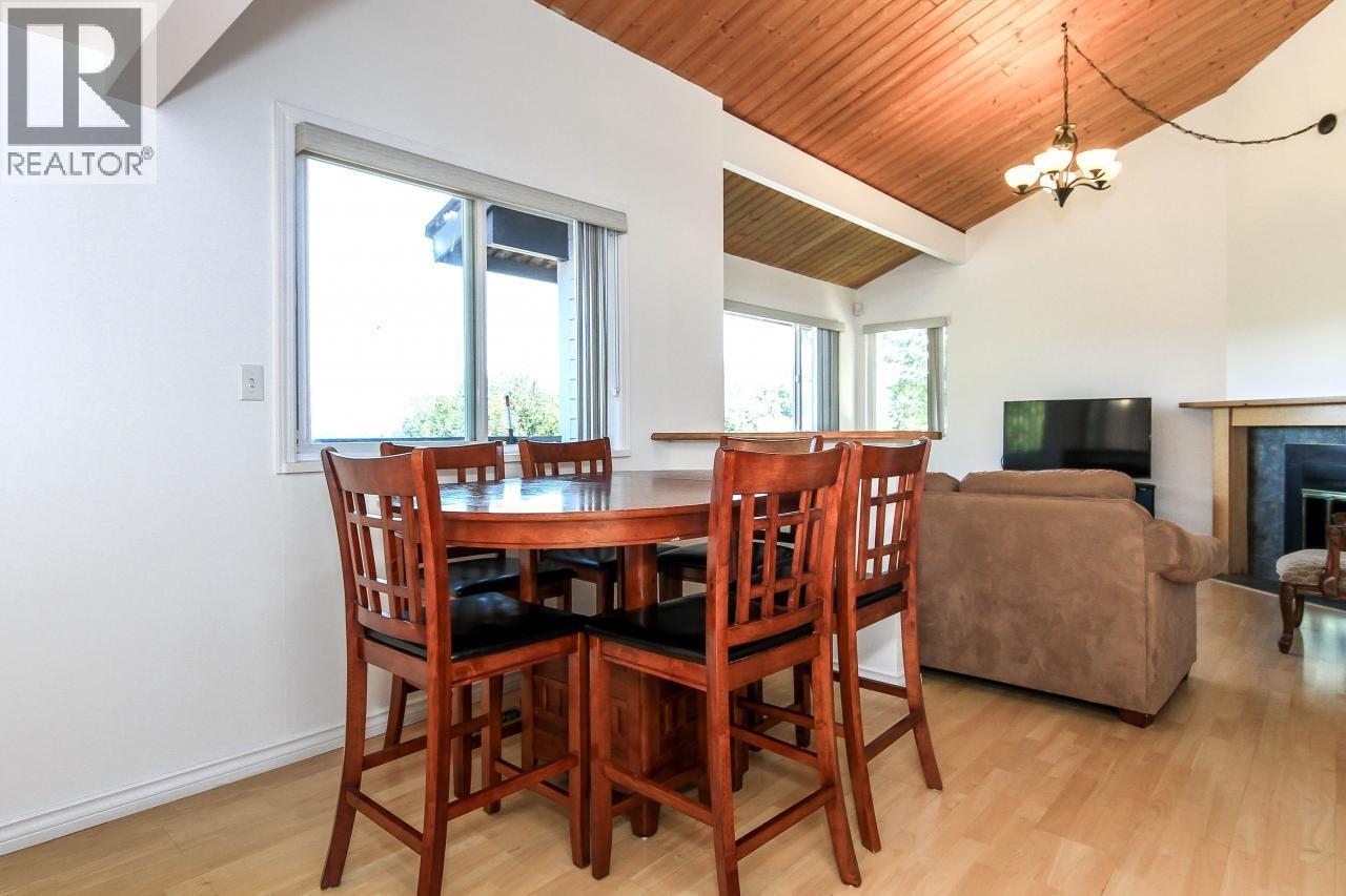1525 Elinor Crescent, Port Coquitlam, British Columbia  V3C 2Y3 - Photo 3 - R3058442