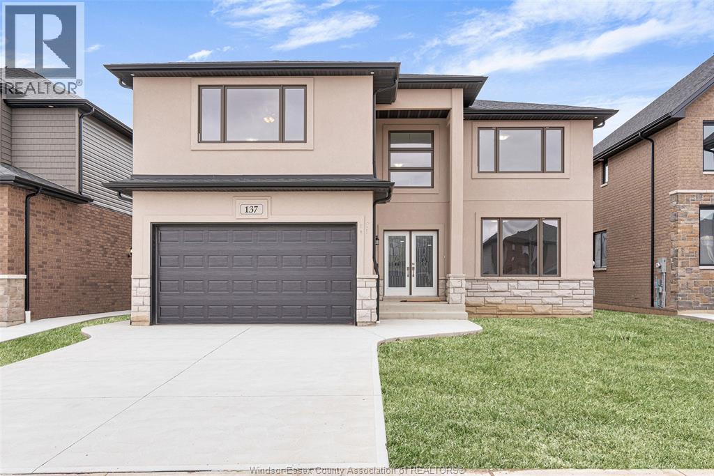 137 TUSCANY TRAIL, Chatham, Ontario