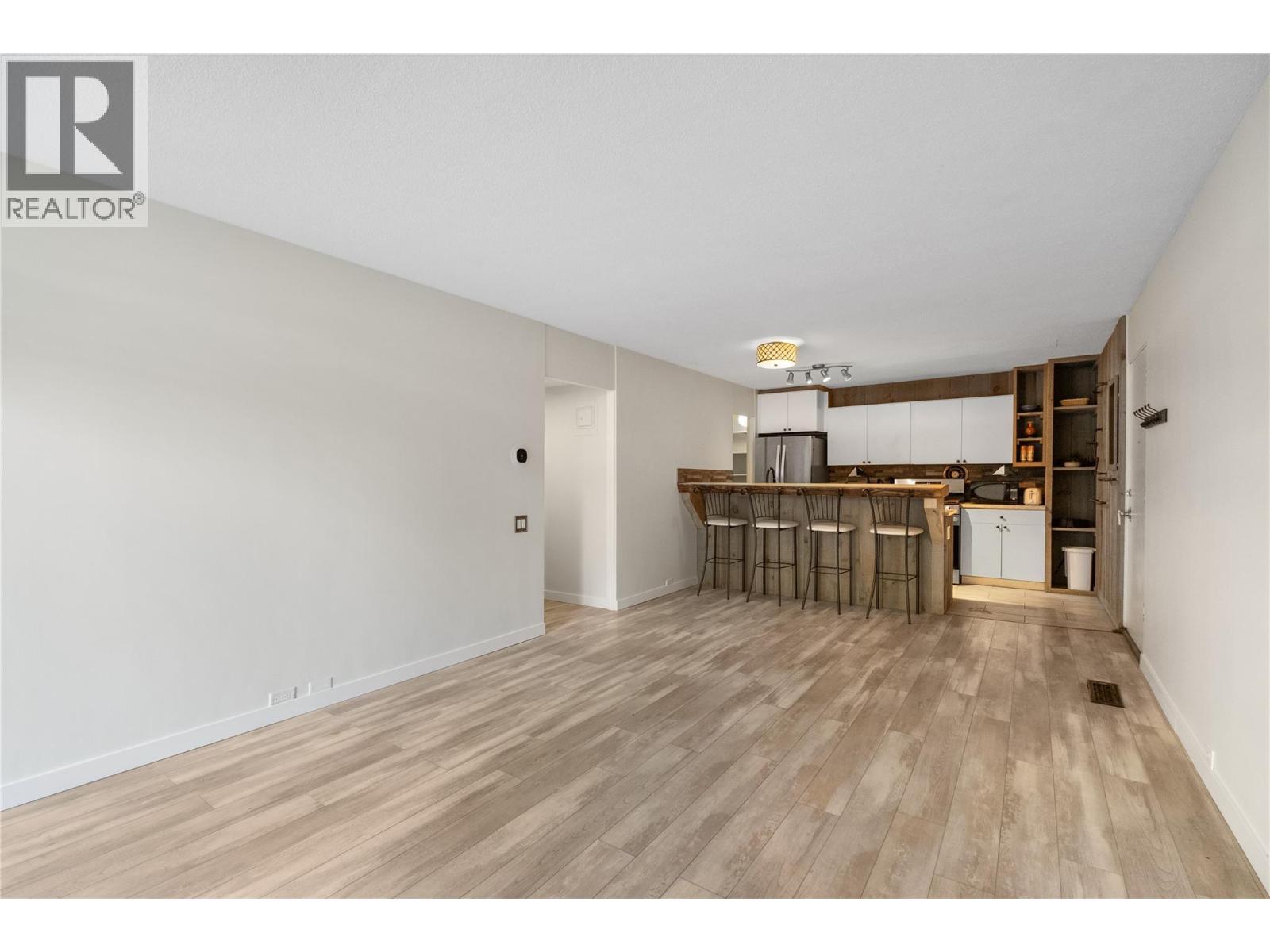 353 Boyce Crescent Unit# 14 Kelowna Photo 3