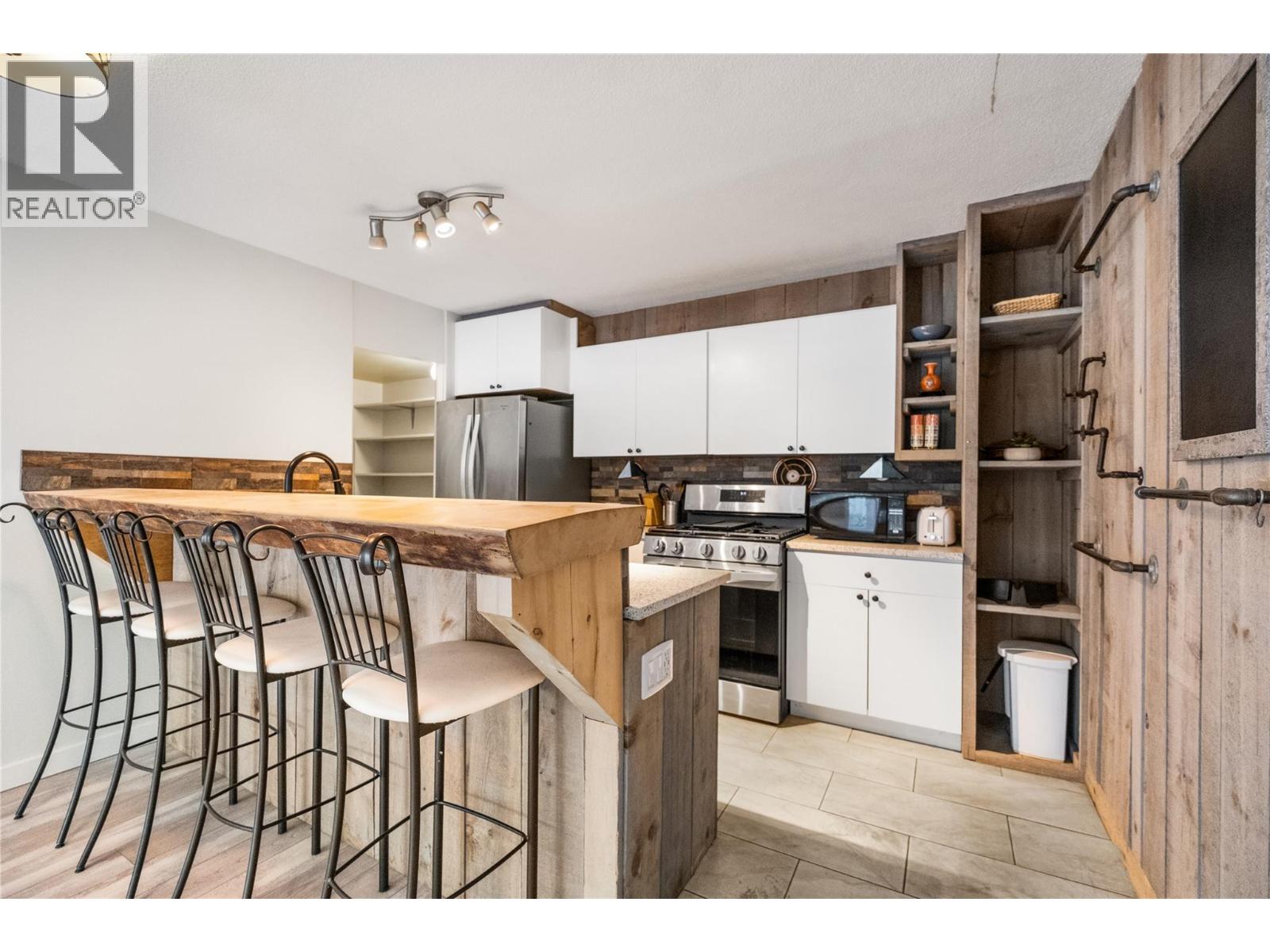 353 Boyce Crescent Unit# 14 Kelowna Photo 2