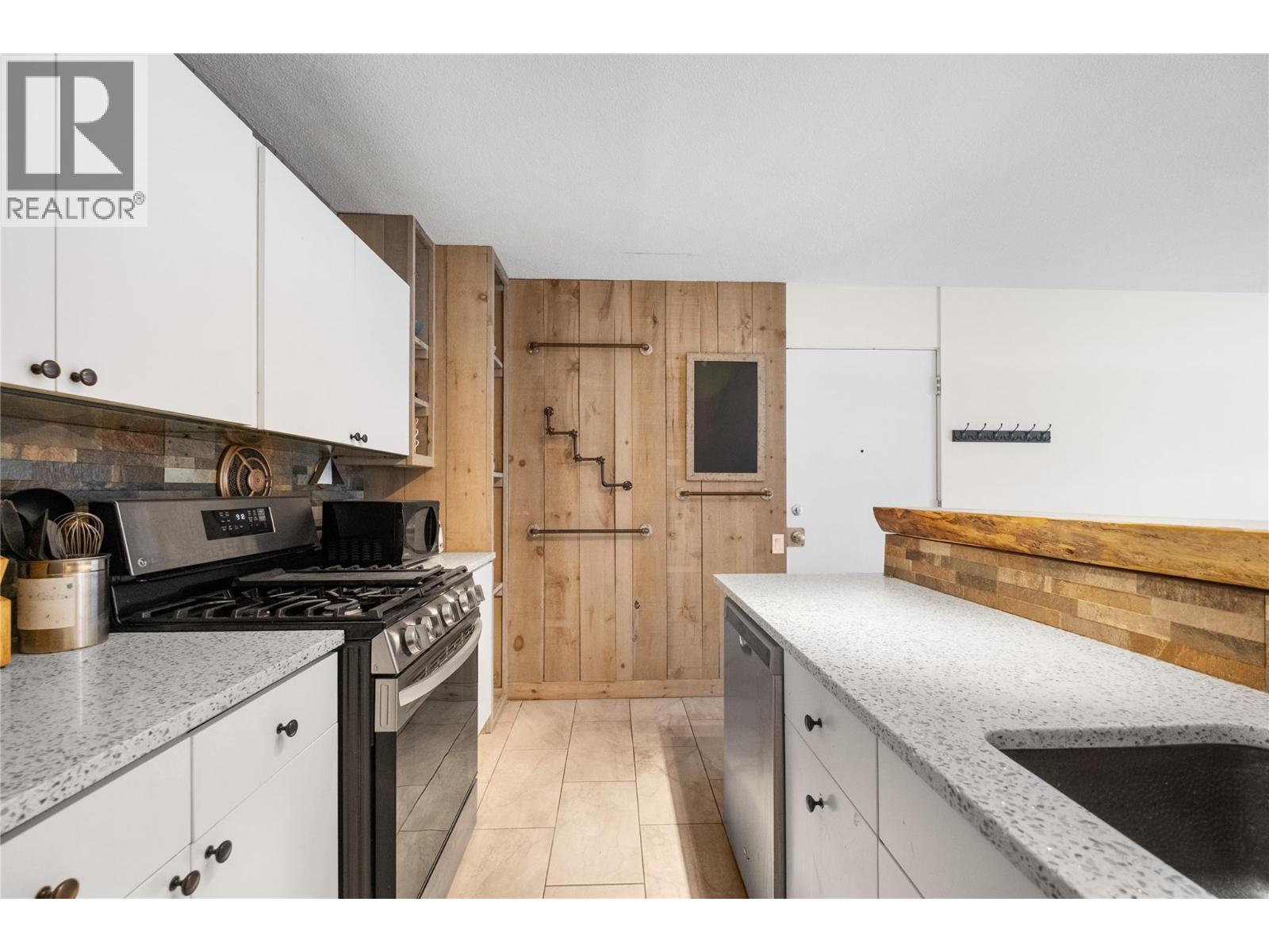 353 Boyce Crescent Unit# 14 Kelowna Photo 4