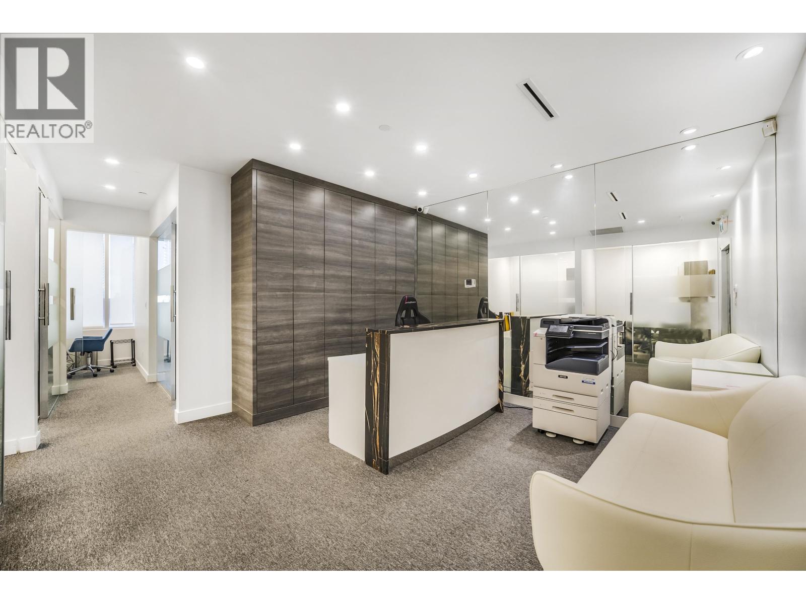 606 4538 KINGSWAY, burnaby, British Columbia