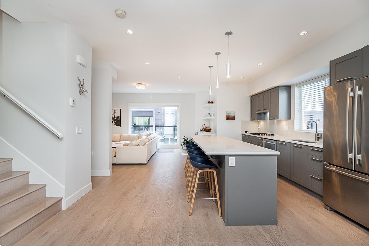 235 2218 Oak Meadows Drive, Surrey, British Columbia  V3Z 0W6 - Photo 11 - R3052445