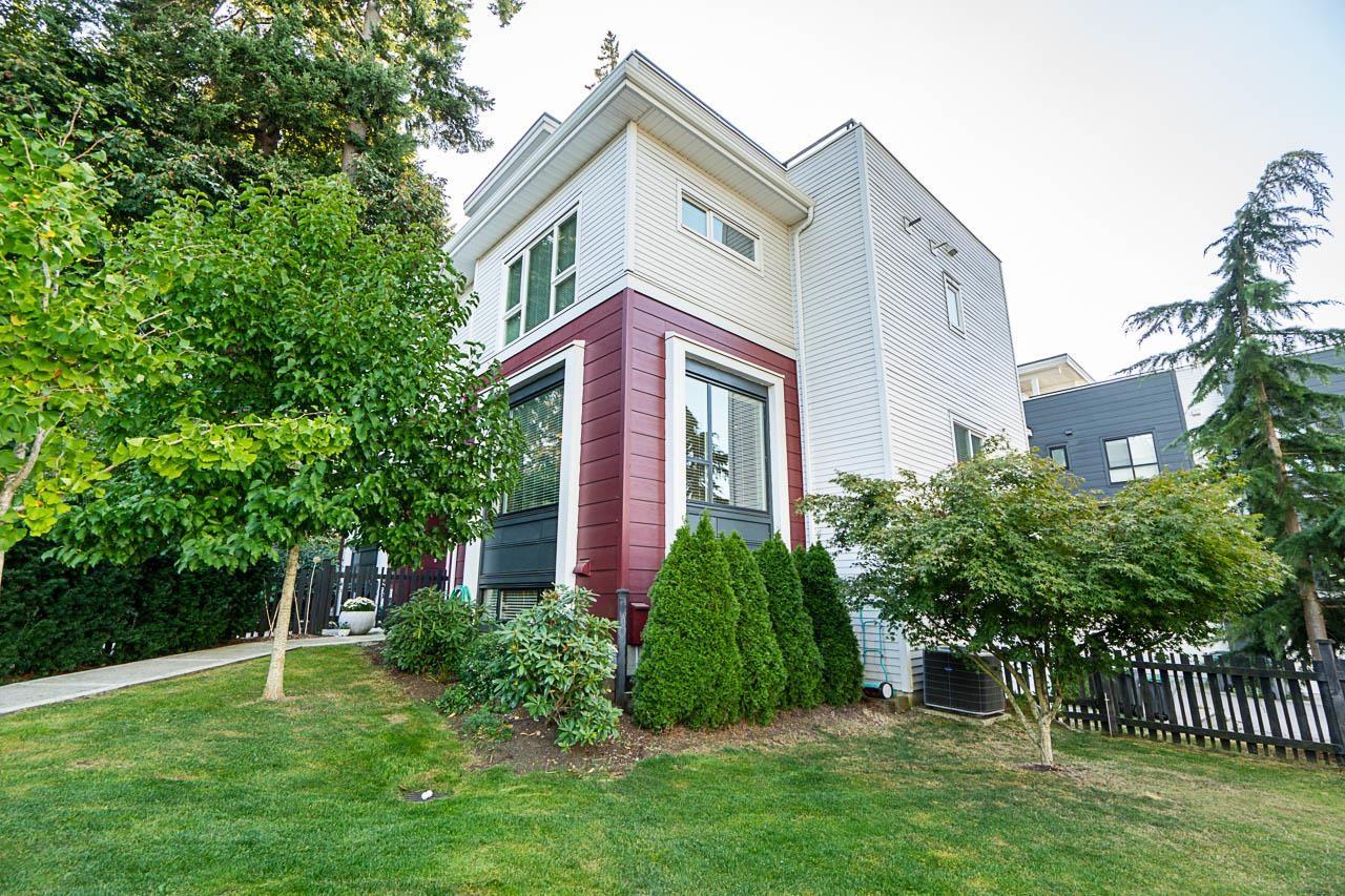 235 2218 Oak Meadows Drive, Surrey, British Columbia  V3Z 0W6 - Photo 2 - R3052445