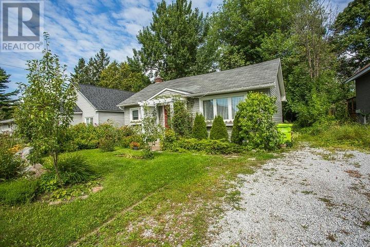 1750 Queen St E, Sault Ste. Marie, Ontario  P6A 2H1 - Photo 25 - SM252356
