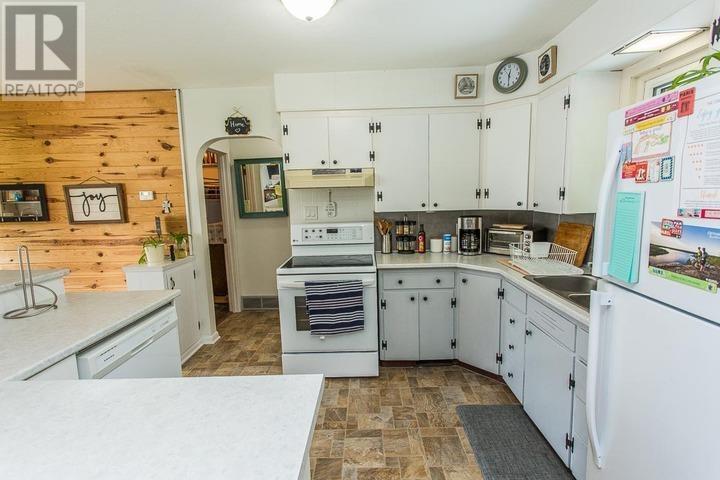 1750 Queen St E, Sault Ste. Marie, Ontario  P6A 2H1 - Photo 8 - SM252356
