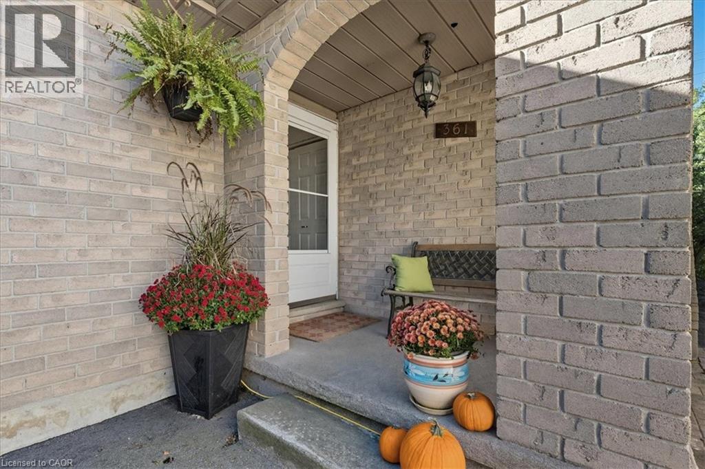 361 Cornerbrook Place, Waterloo, Ontario  N2V 1M3 - Photo 4 - 40773785