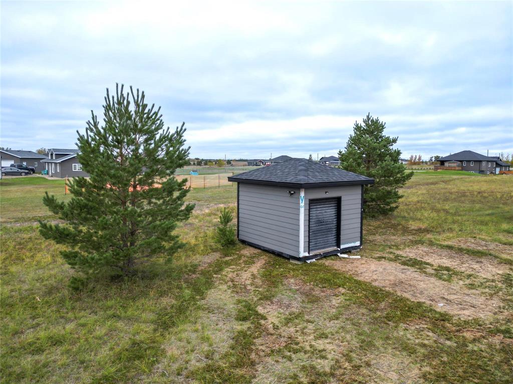 176 Victor Crescent, Sprucewoods, Manitoba