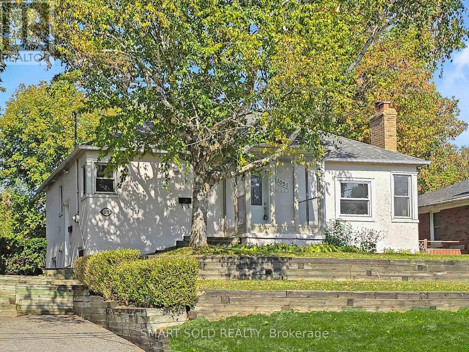 1051 JANETTE STREET, Newmarket, Ontario