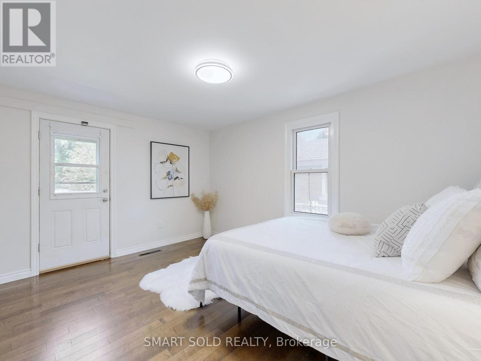 1051 Janette Street, Newmarket, Ontario  L3Y 3C4 - Photo 18 - N12469847