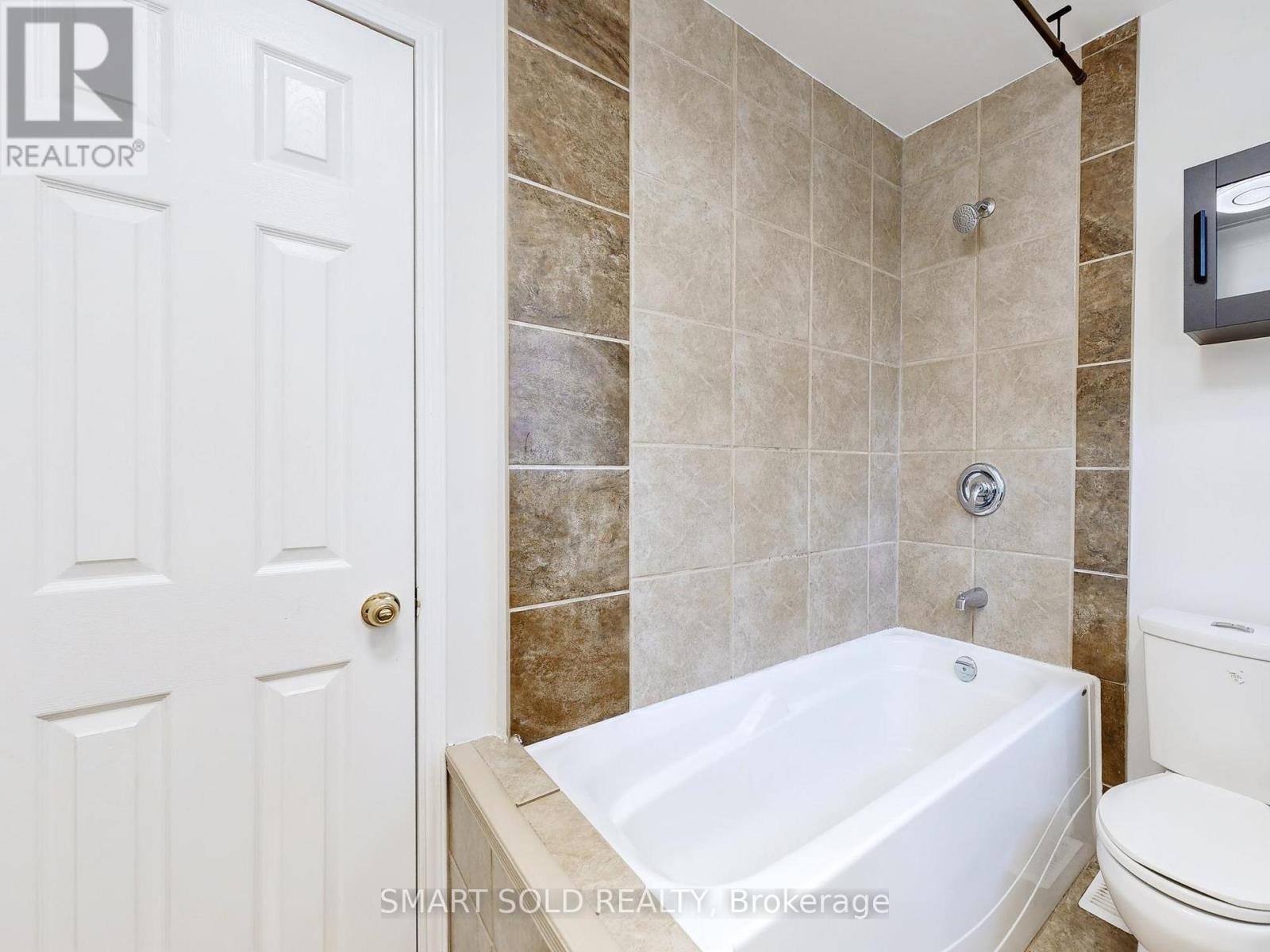 1051 Janette Street, Newmarket, Ontario  L3Y 3C4 - Photo 23 - N12469847