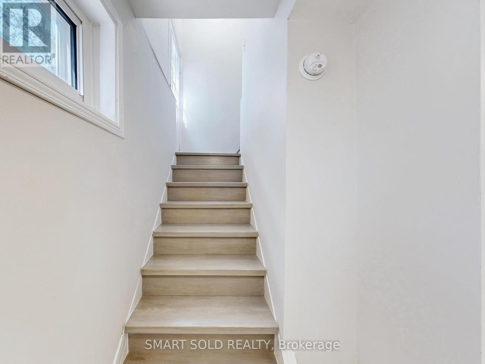 1051 Janette Street, Newmarket, Ontario  L3Y 3C4 - Photo 26 - N12469847