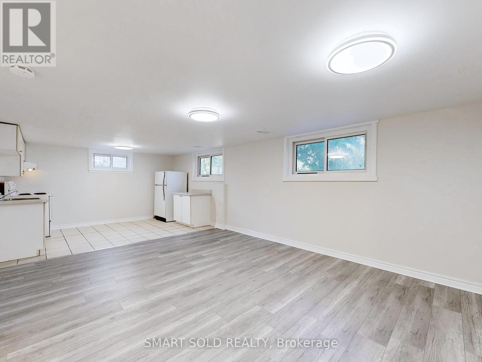 1051 Janette Street, Newmarket, Ontario  L3Y 3C4 - Photo 27 - N12469847