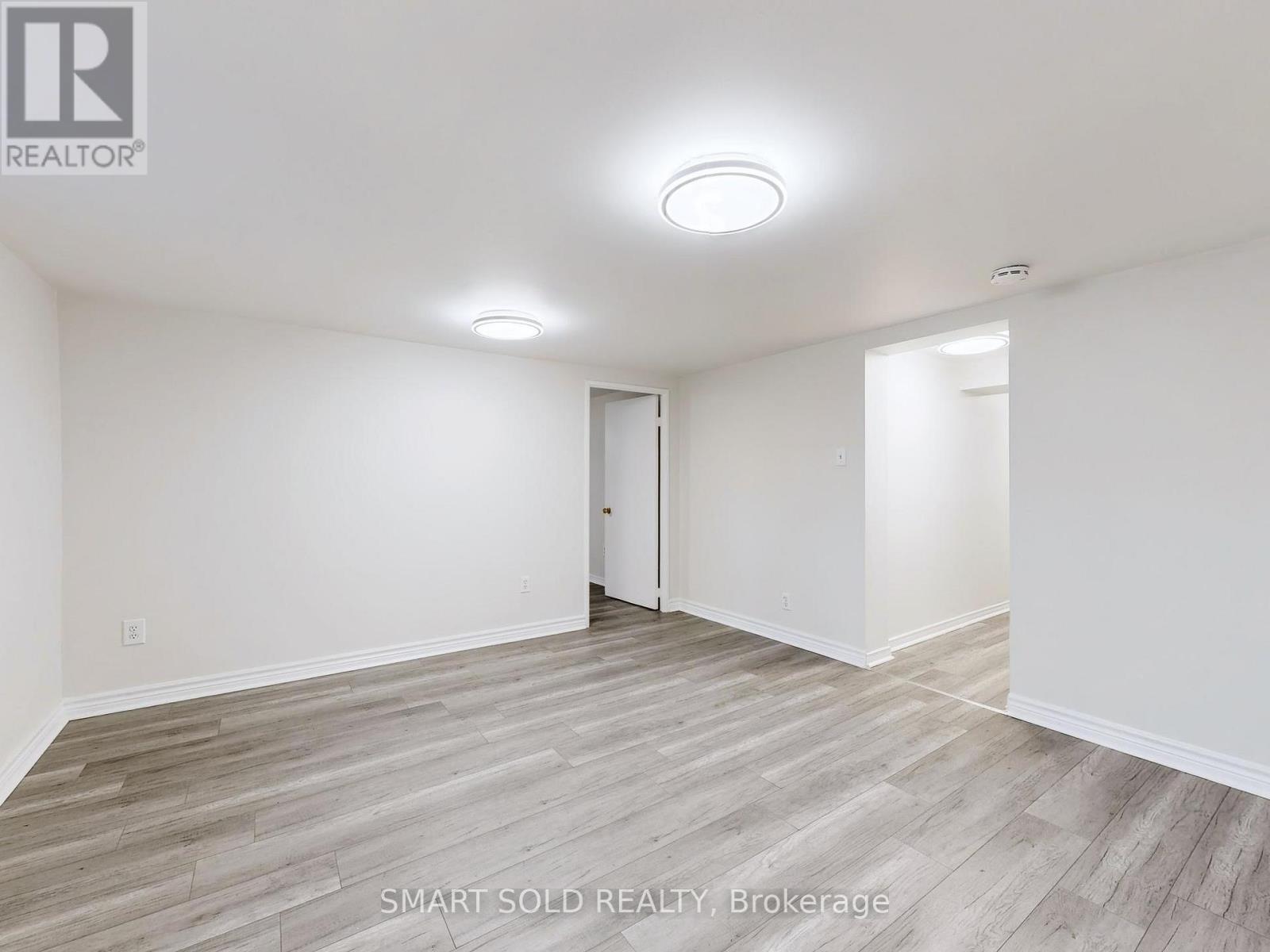 1051 Janette Street, Newmarket, Ontario  L3Y 3C4 - Photo 30 - N12469847