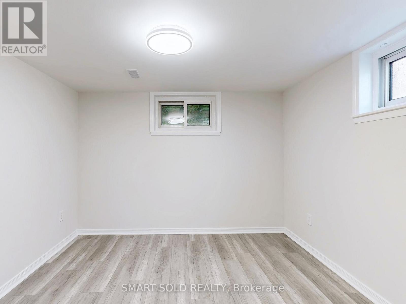 1051 Janette Street, Newmarket, Ontario  L3Y 3C4 - Photo 35 - N12469847