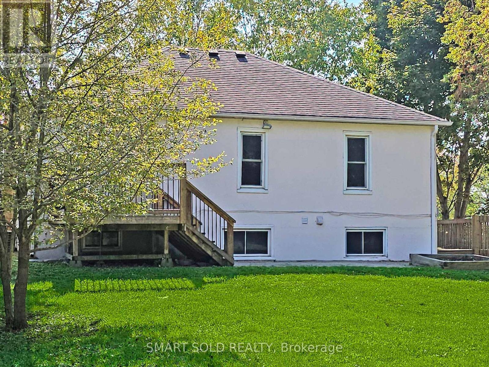 1051 Janette Street, Newmarket, Ontario  L3Y 3C4 - Photo 43 - N12469847