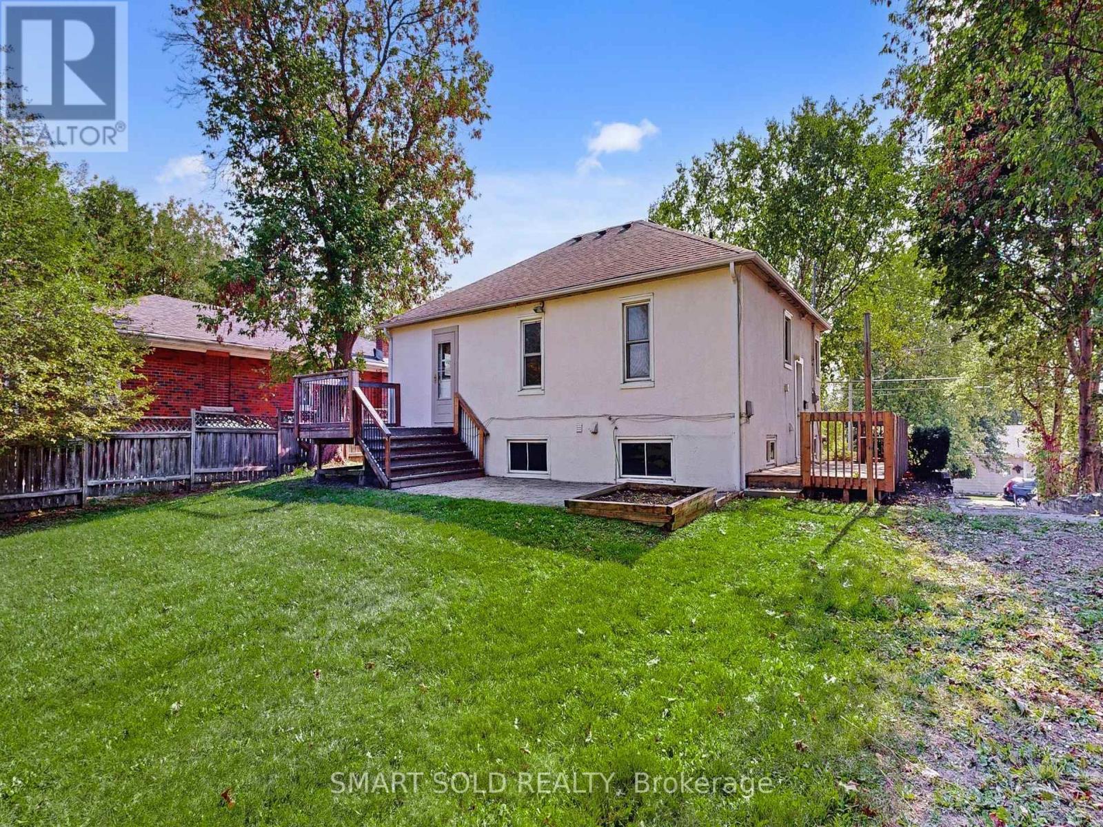 1051 Janette Street, Newmarket, Ontario  L3Y 3C4 - Photo 45 - N12469847