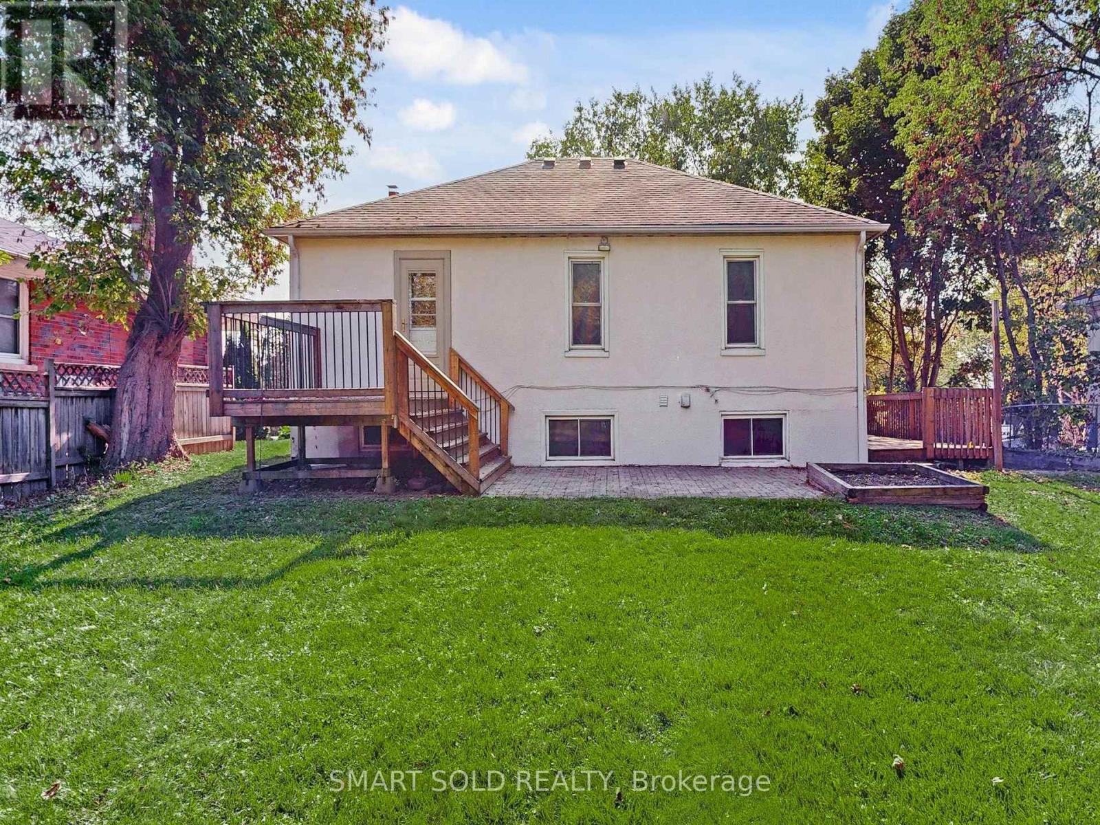 1051 Janette Street, Newmarket, Ontario  L3Y 3C4 - Photo 46 - N12469847