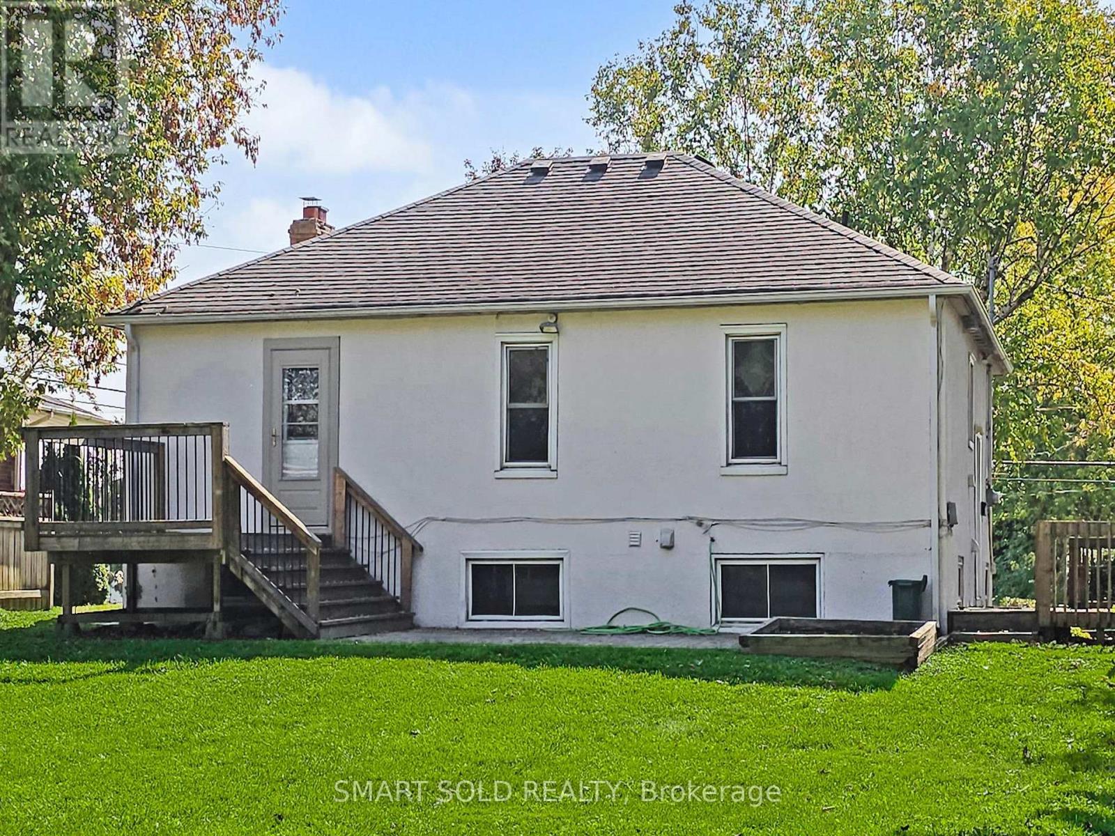 1051 Janette Street, Newmarket, Ontario  L3Y 3C4 - Photo 47 - N12469847