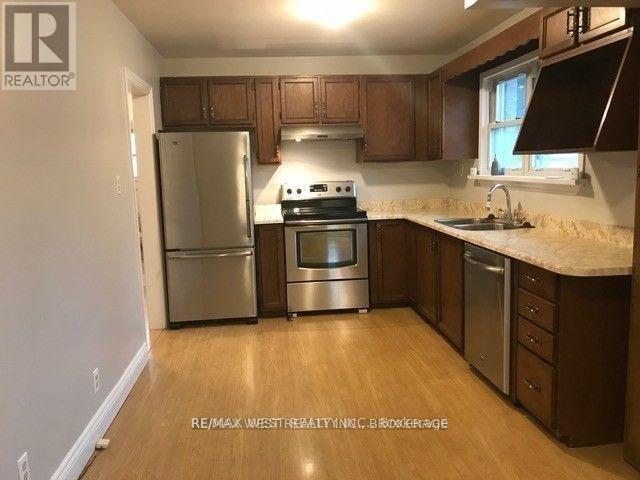 237 Frederick (Main) Street, Bradford West Gwillimbury, Ontario  L3Z 1K5 - Photo 2 - N12469850