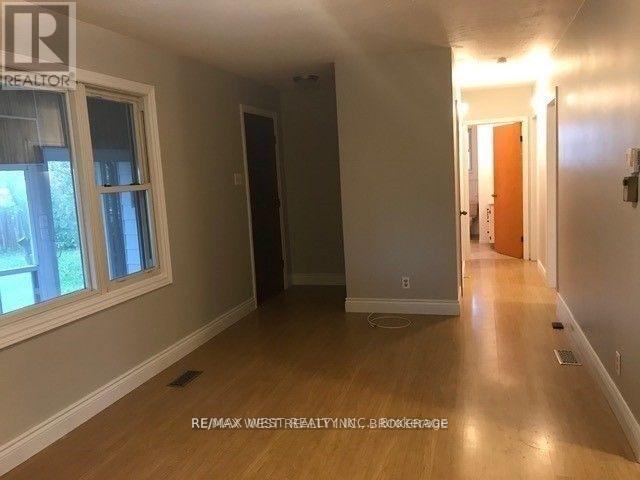237 Frederick (Main) Street, Bradford West Gwillimbury, Ontario  L3Z 1K5 - Photo 3 - N12469850