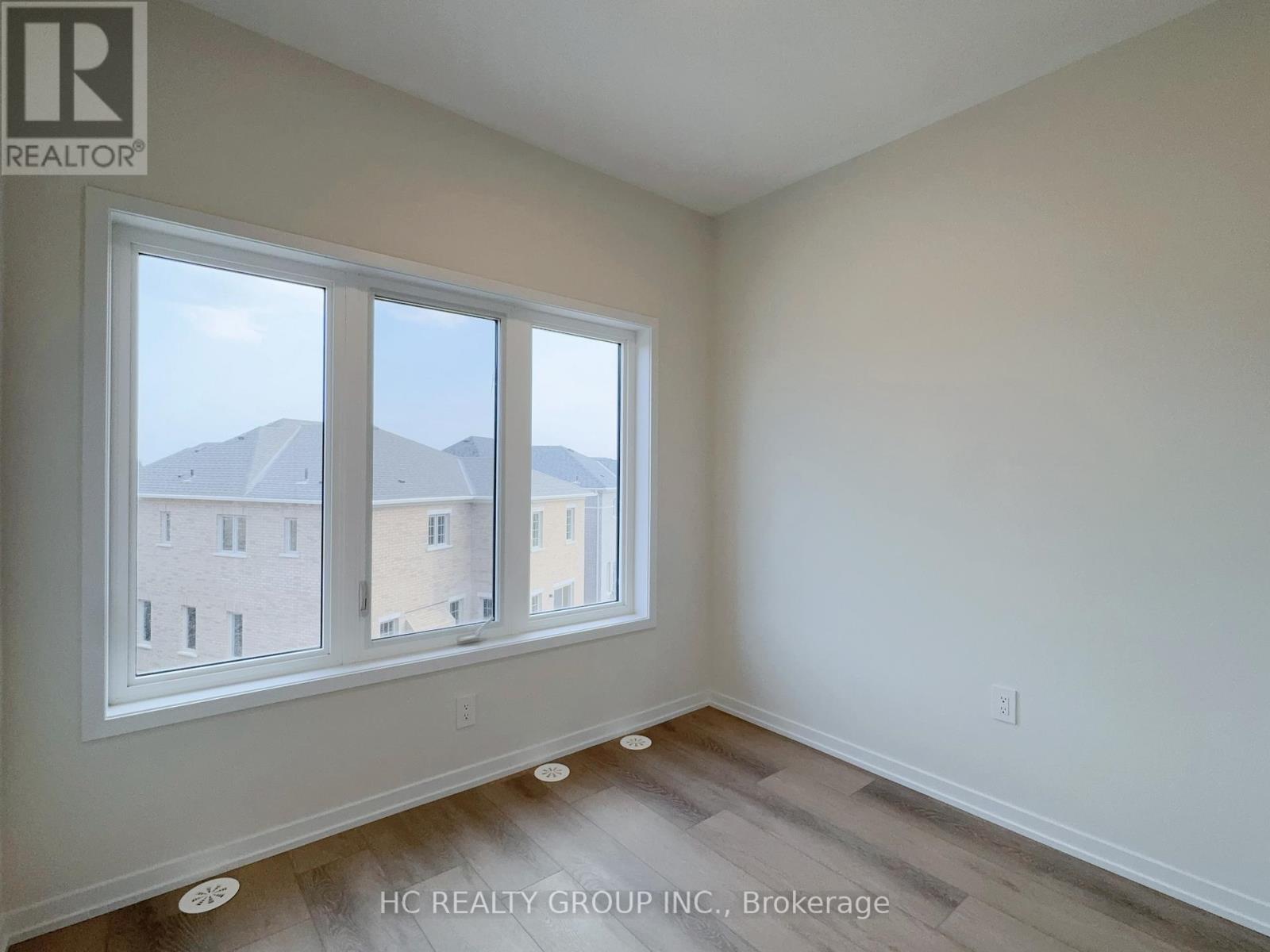 194 Matawin Lane, Richmond Hill, Ontario  L4B 0H7 - Photo 6 - N12469860