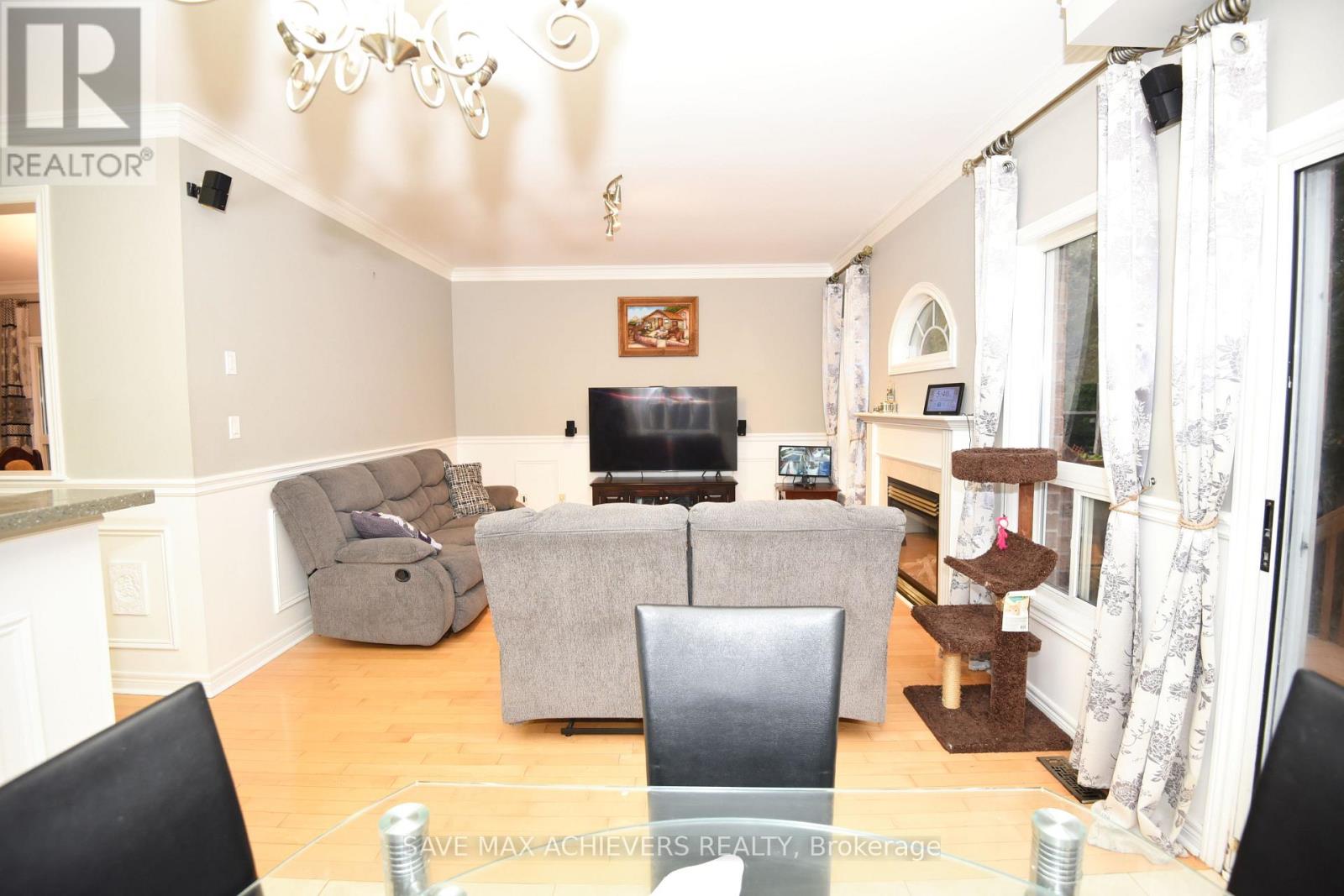 521 Navigator Drive, Mississauga, Ontario  L5W 1P5 - Photo 13 - W12469849