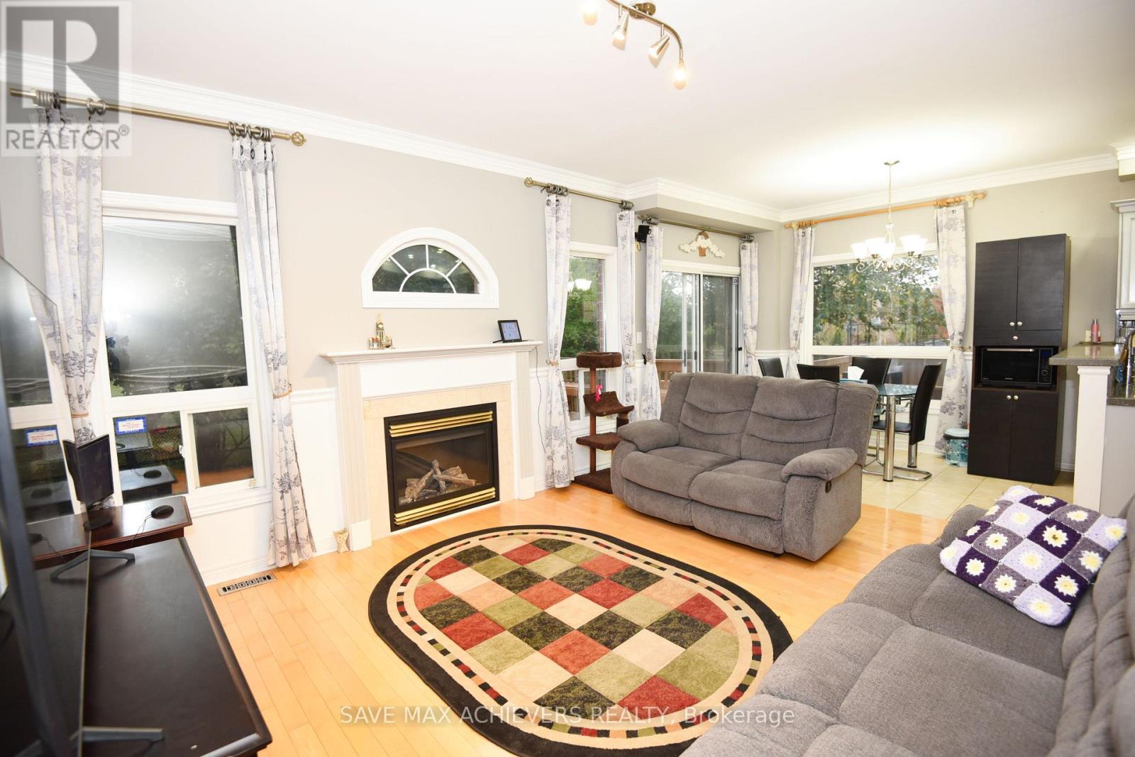 521 Navigator Drive, Mississauga, Ontario  L5W 1P5 - Photo 15 - W12469849