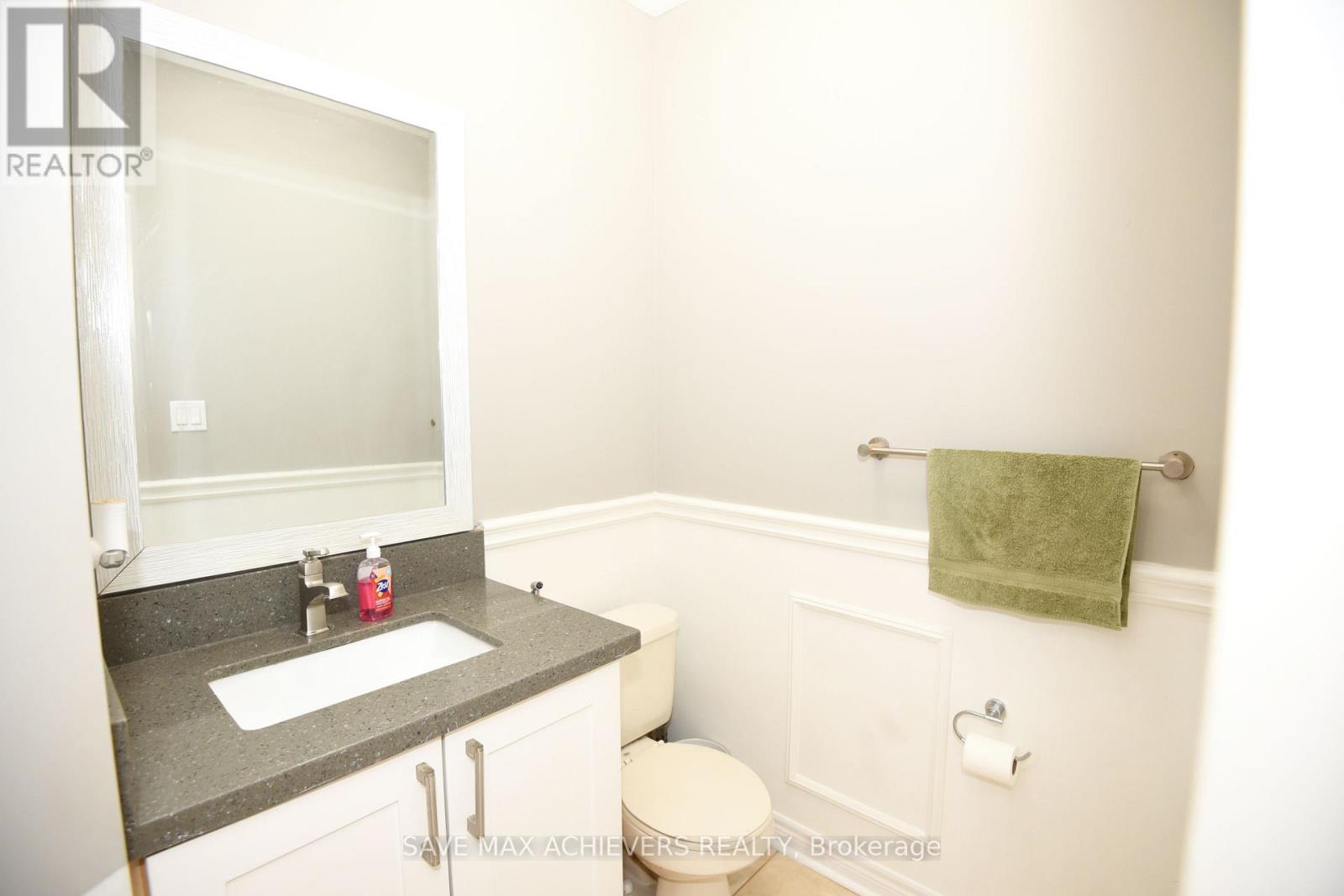 521 Navigator Drive, Mississauga, Ontario  L5W 1P5 - Photo 17 - W12469849