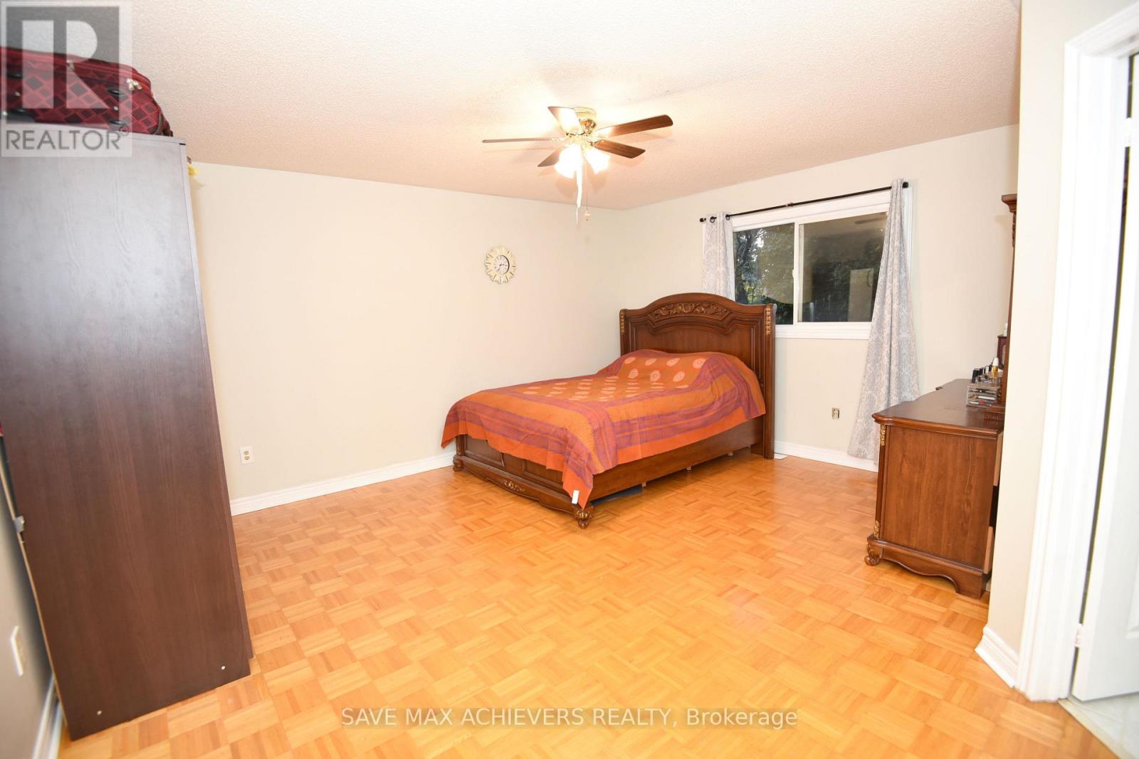521 Navigator Drive, Mississauga, Ontario  L5W 1P5 - Photo 21 - W12469849