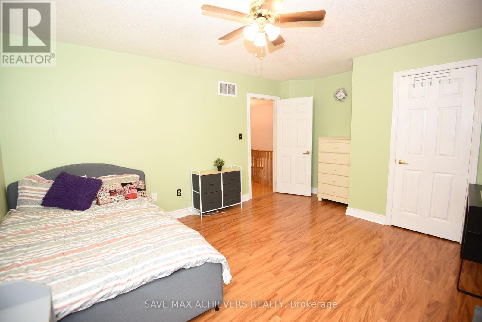 521 Navigator Drive, Mississauga, Ontario  L5W 1P5 - Photo 30 - W12469849